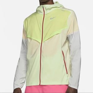 M Nike Windrunner Water Repellant Athletic Jacket